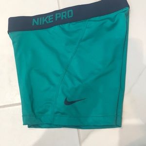 Nike Pro Dri-Fit Small short in Teal